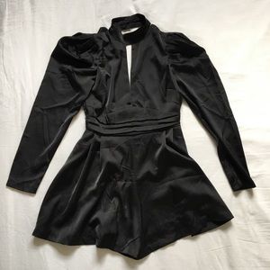Dynamite Jodie Mockneck Satin Romper size Small Black